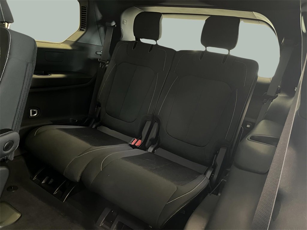 Used 2024 Jeep Grand Cherokee L Laredo image 16