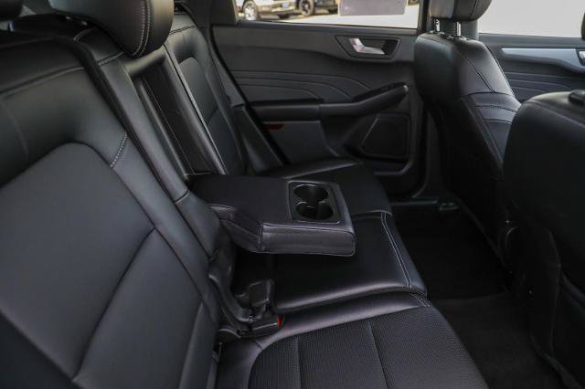 Certified 2025 Ford Escape Platinum AWD/4WD image 30