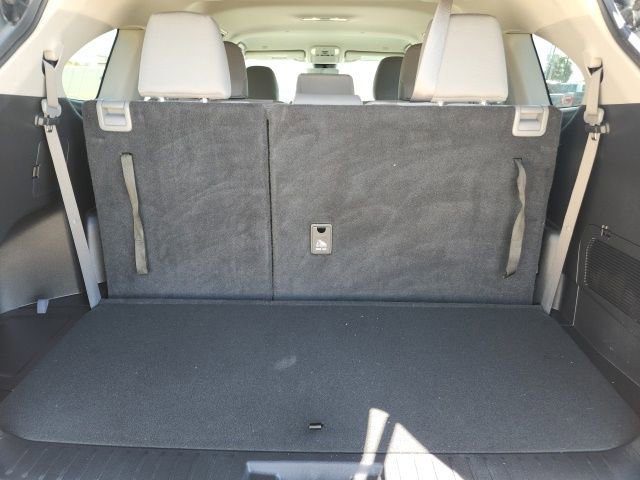 Used 2023 Toyota Highlander L image 18