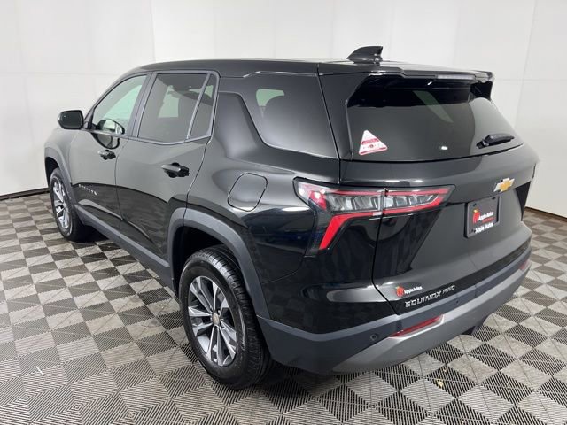 Used 2026 Chevrolet Equinox LT AWD/4WD image 3