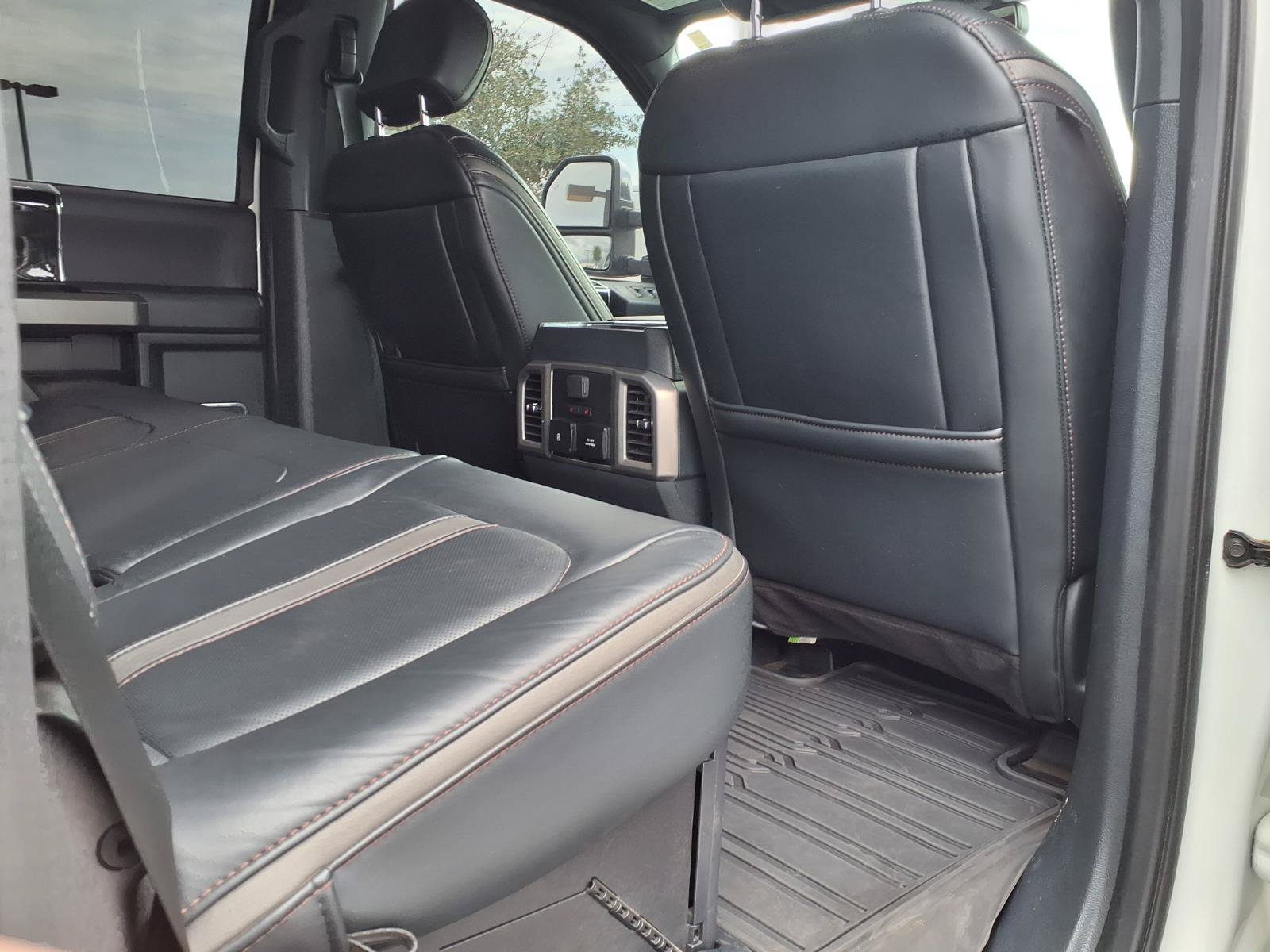Certified 2022 Ford F450 Platinum w/ FX4 Off-Road Package AWD/4WD image 13