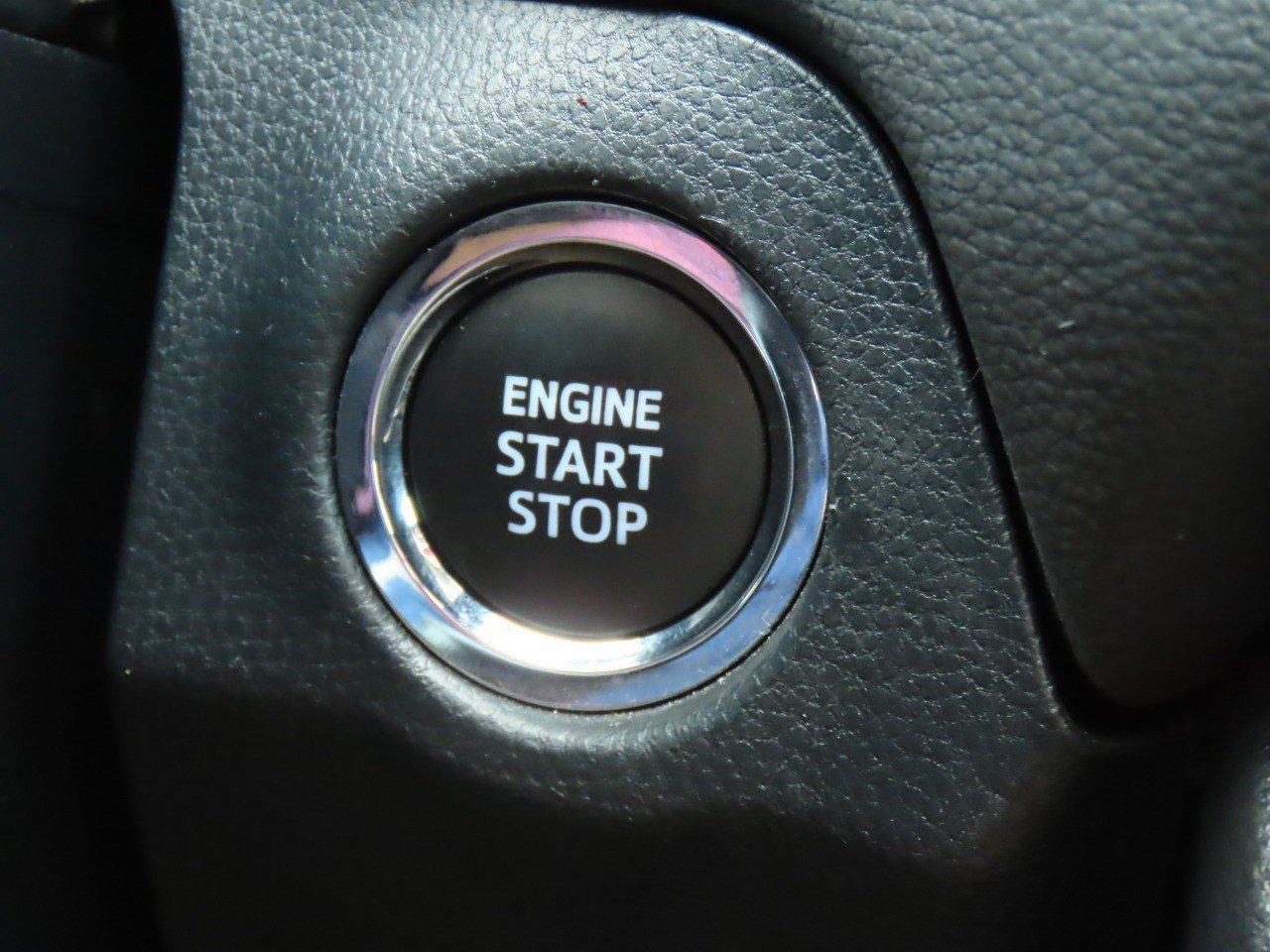 Used 2023 Toyota RAV4 Limited image 30