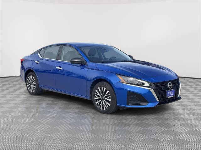 Used 2025 Nissan Altima 2.5 SV AWD/4WD image 5