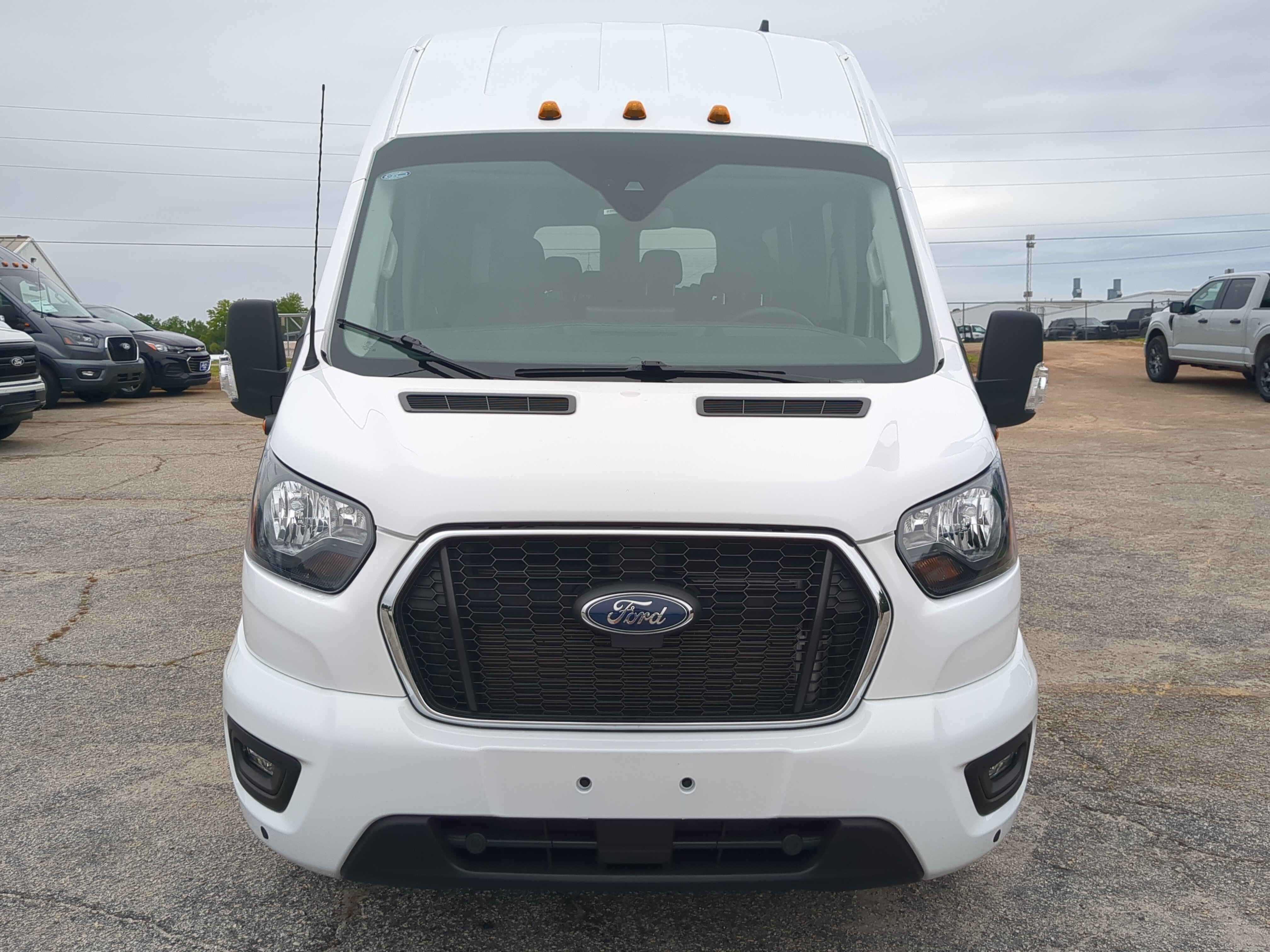Certified 2025 Ford Transit 350 XLT RWD image 7
