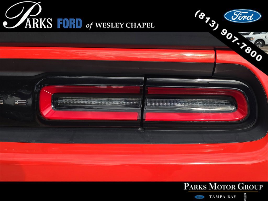 Used 2019 Dodge Challenger SXT w/ Blacktop Package image 7