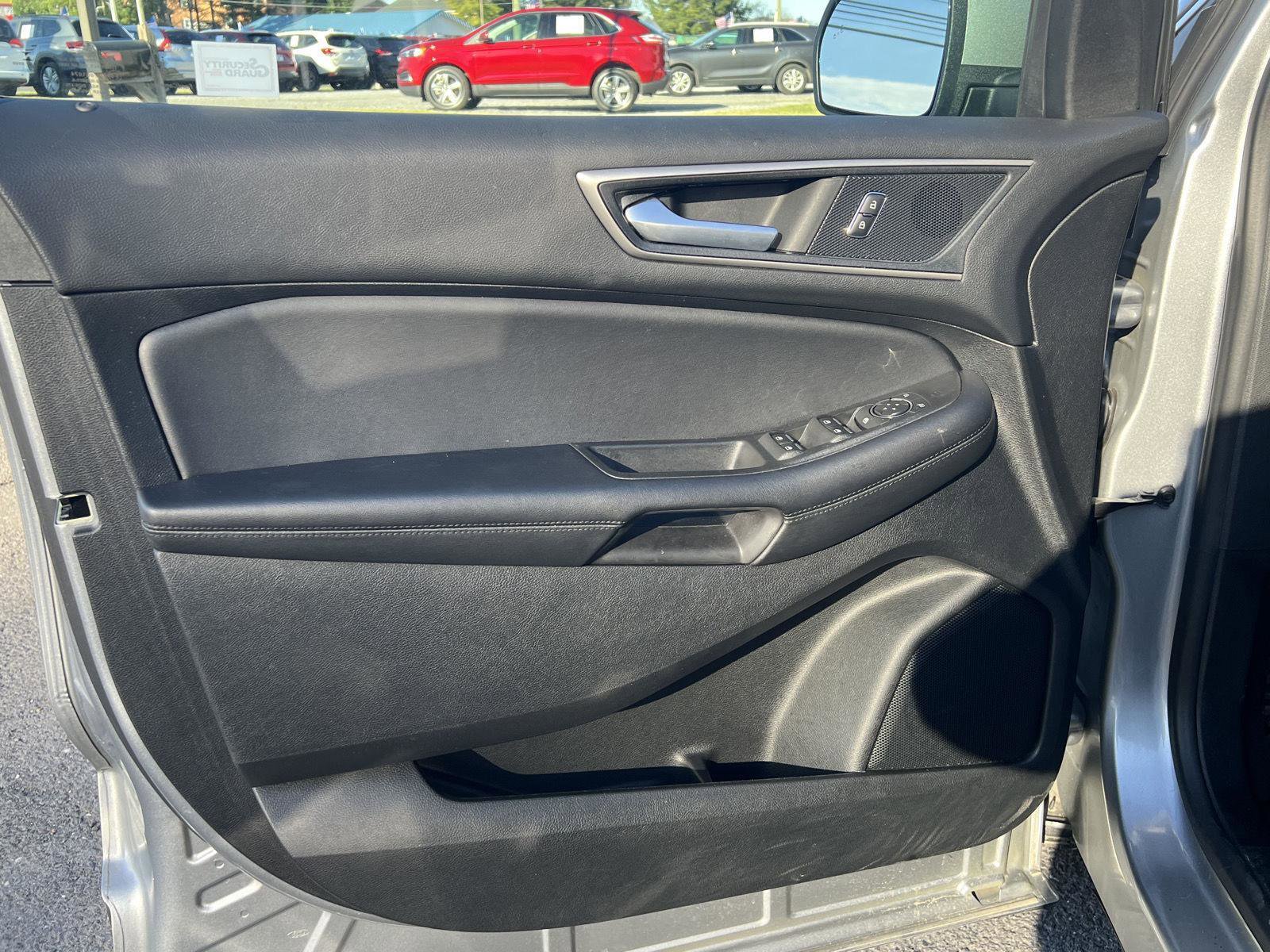 Certified 2022 Ford Edge SEL w/ Convenience Package image 9