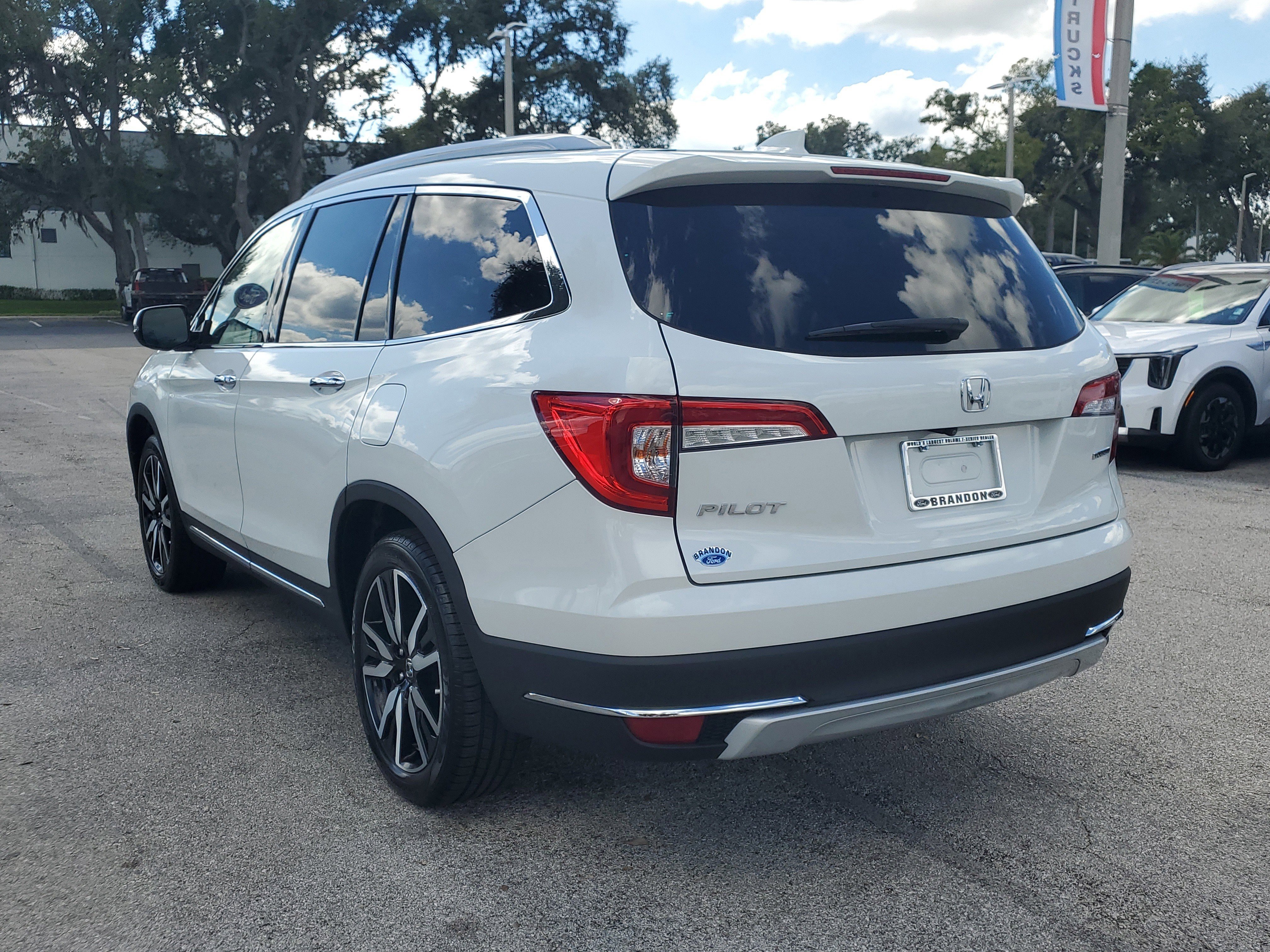 Used 2022 Honda Pilot Touring image 3