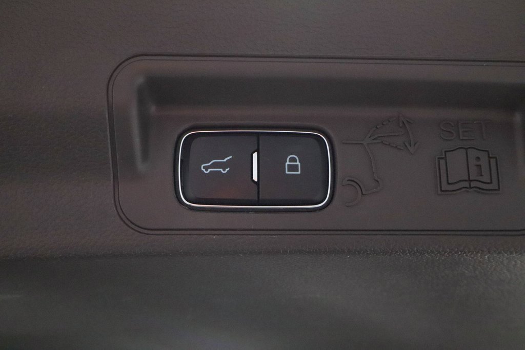 Certified 2023 Ford Explorer Platinum w/ Class IV Trailer Tow Package image 22