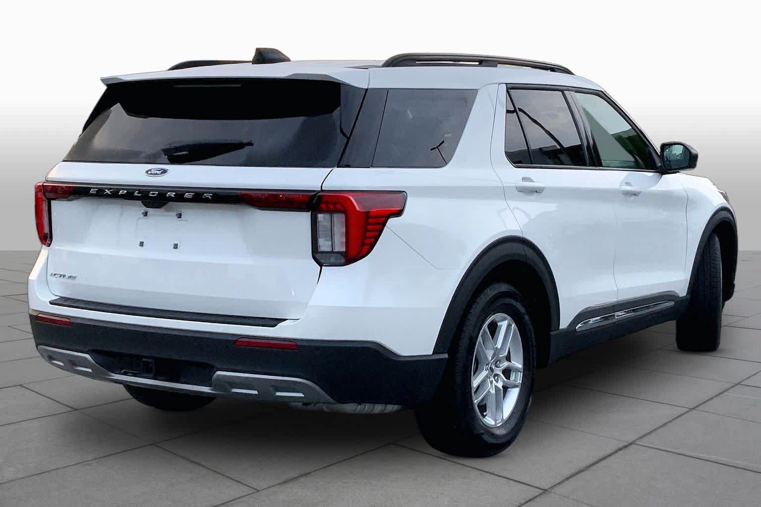 Certified 2025 Ford Explorer Active w/ Active Comfort Package RWD image 13