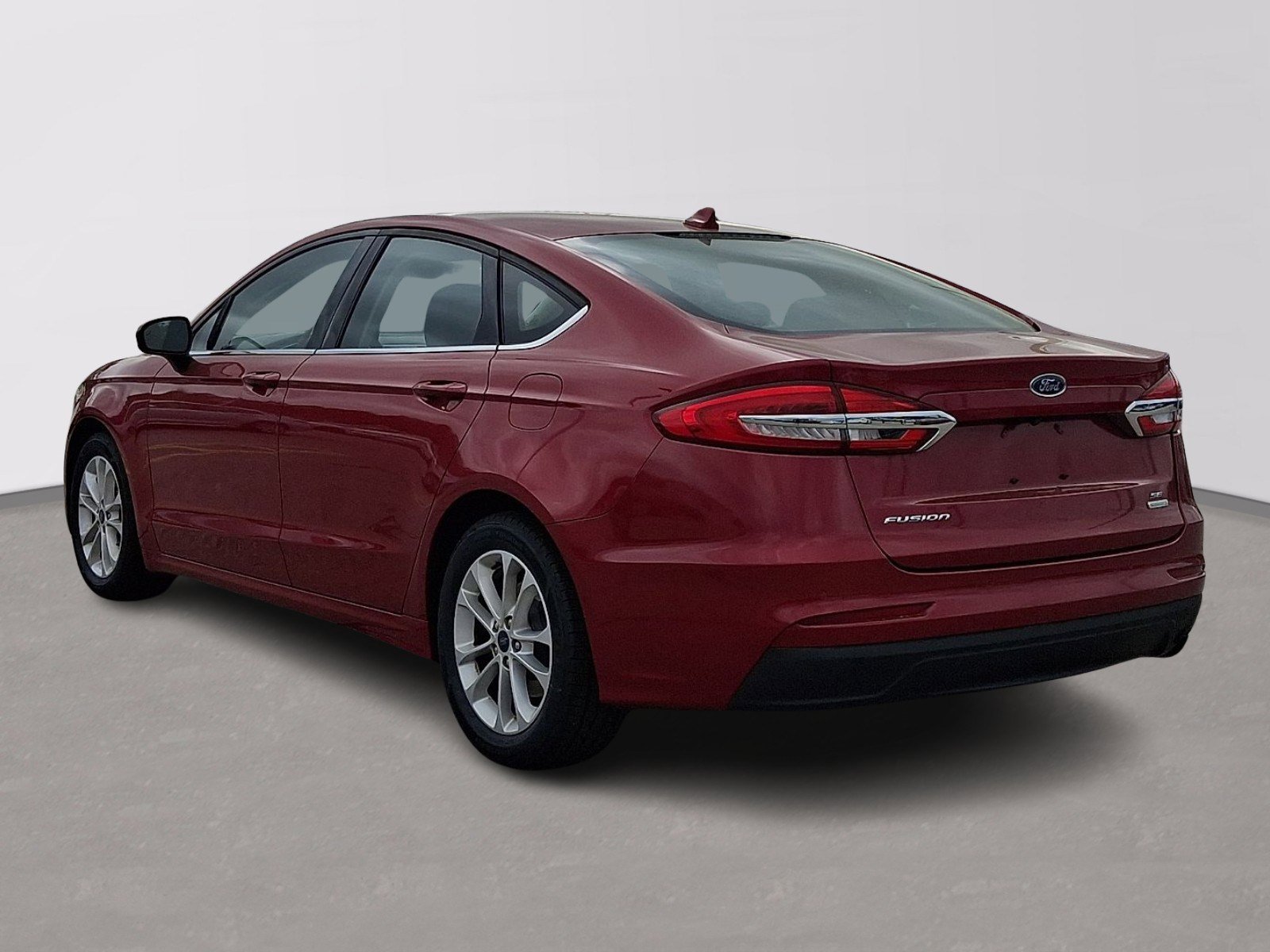 Certified 2020 Ford Fusion SE image 4