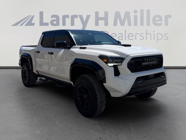 Used 2025 Toyota Tacoma TRD Pro AWD/4WD image 7