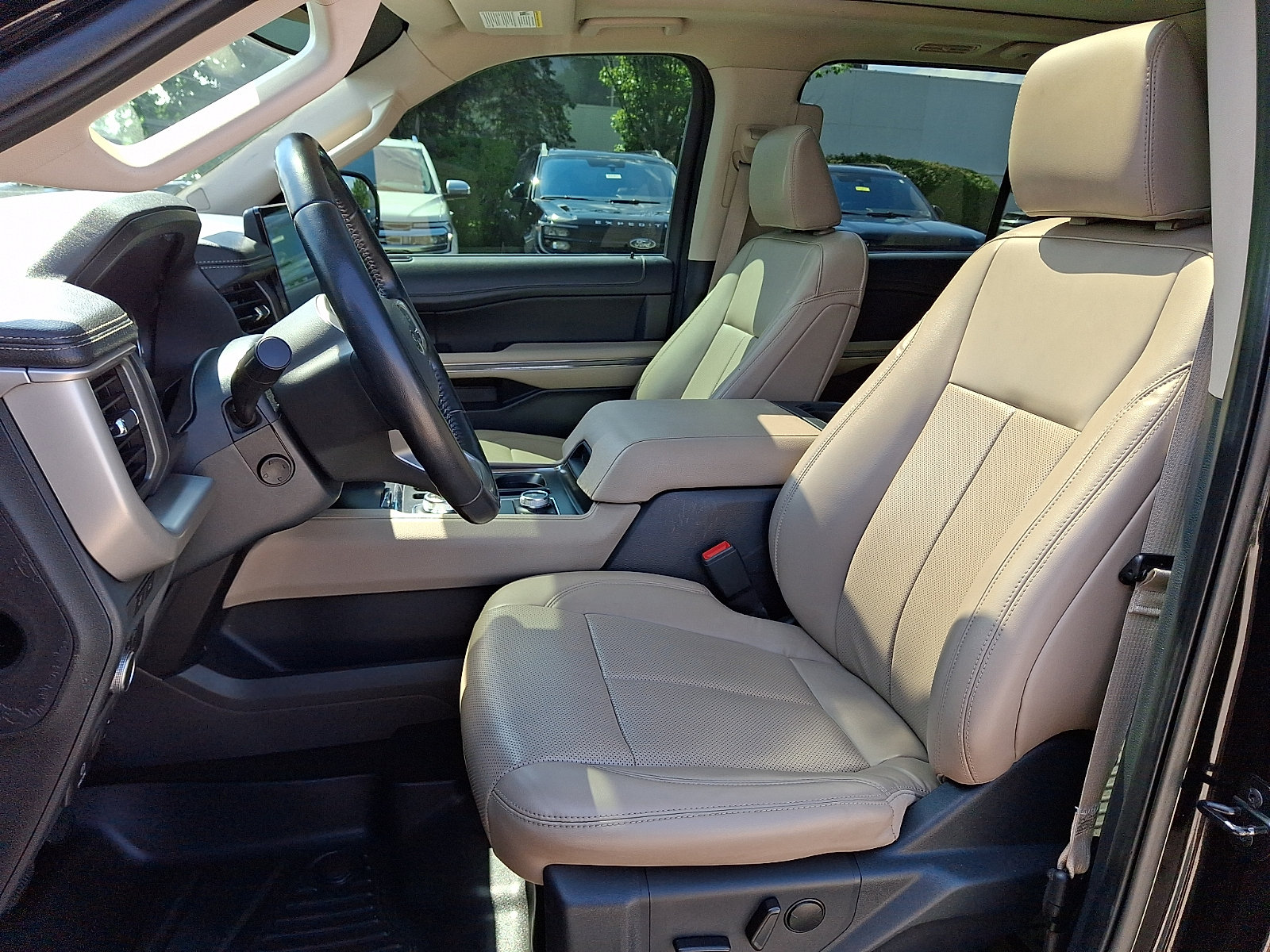 Certified 2022 Ford Expedition XLT AWD/4WD image 17
