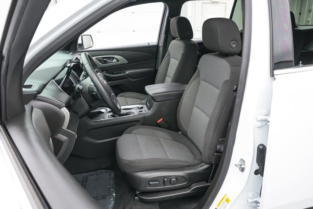 Used 2023 Chevrolet Traverse LT image 11