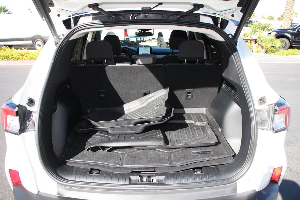 Certified 2022 Ford Escape SE w/ SE Sport Appearance Package FWD image 24