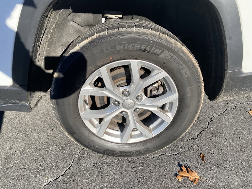 Used 2023 Jeep Grand Cherokee L Limited w/ Luxury Tech Group II image 32