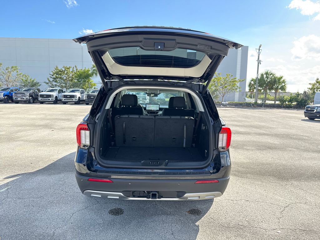 Certified 2025 Ford Explorer Active w/ Active Comfort Package image 29