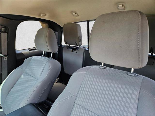 Used 2022 Toyota Tacoma SR5 w/ SR5 Appearance Package (SM) RWD image 15