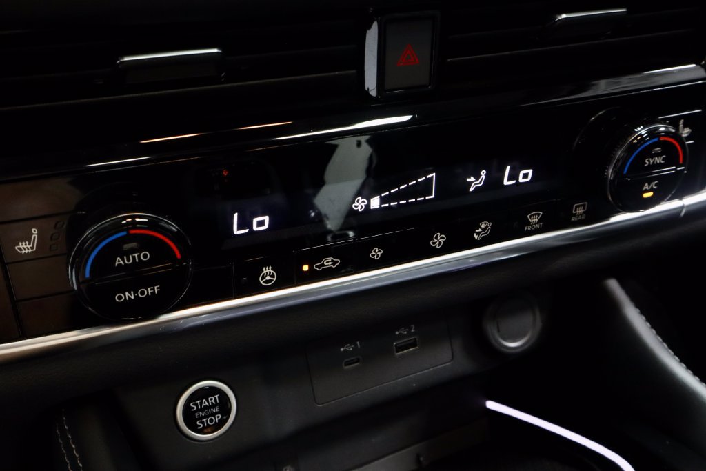 Used 2023 Nissan Rogue Platinum FWD image 32