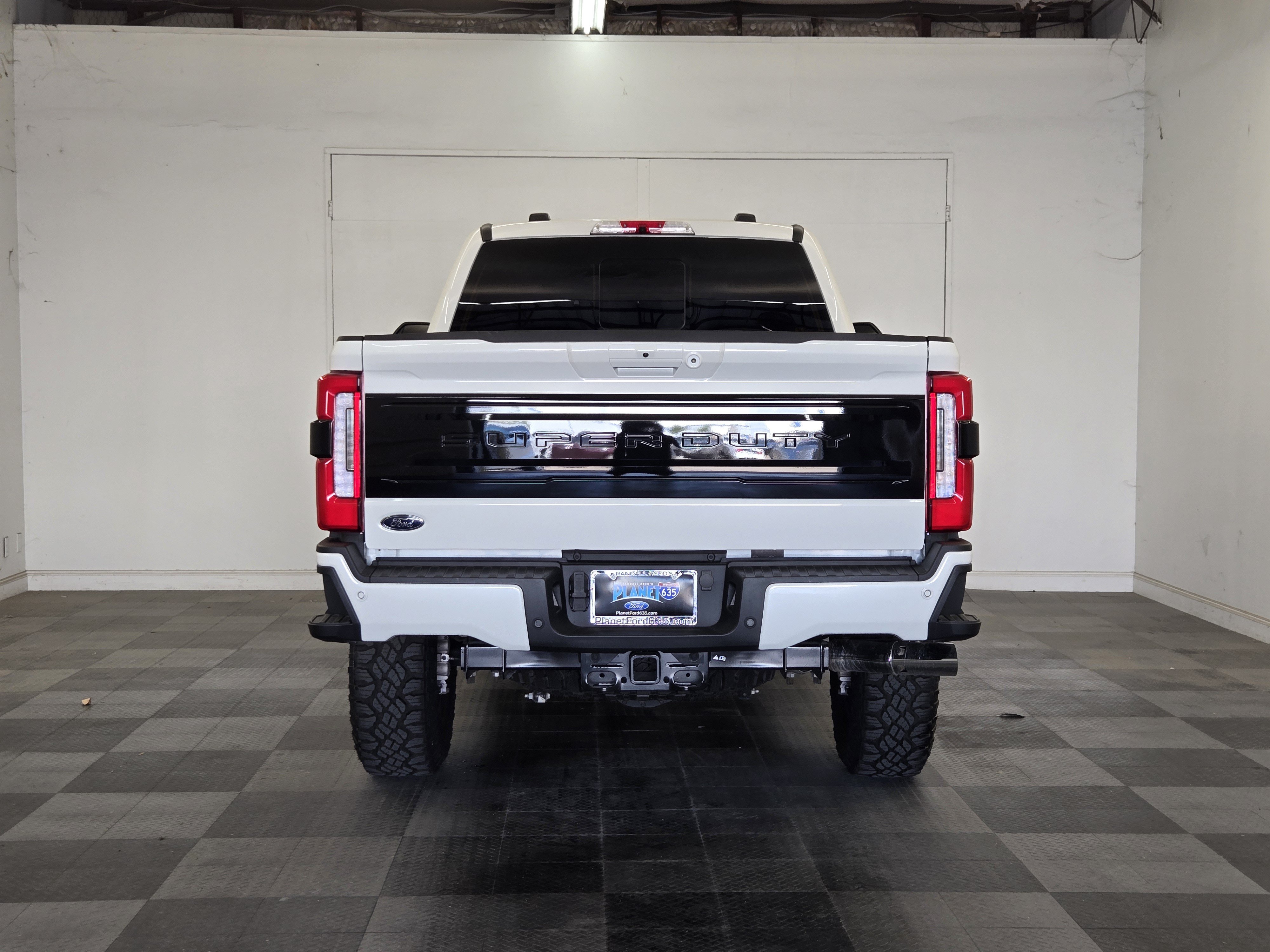 Certified 2025 Ford F250 Platinum w/ Tremor Off-Road Package AWD/4WD image 6