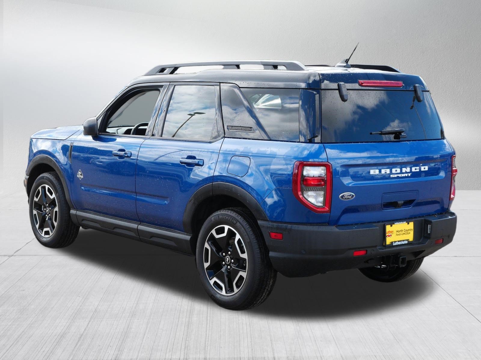 Certified 2023 Ford Bronco Sport Outer Banks w/ Tech Package AWD/4WD image 5