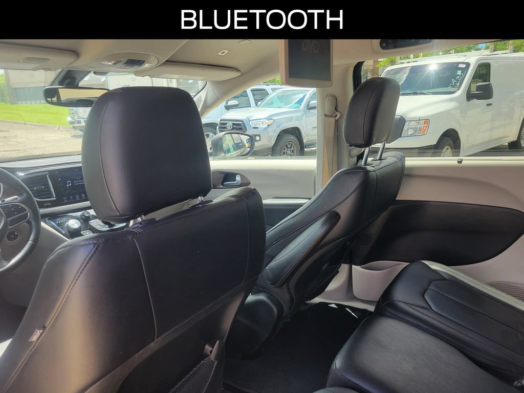 Used 2019 Chrysler Pacifica Touring-L FWD image 15