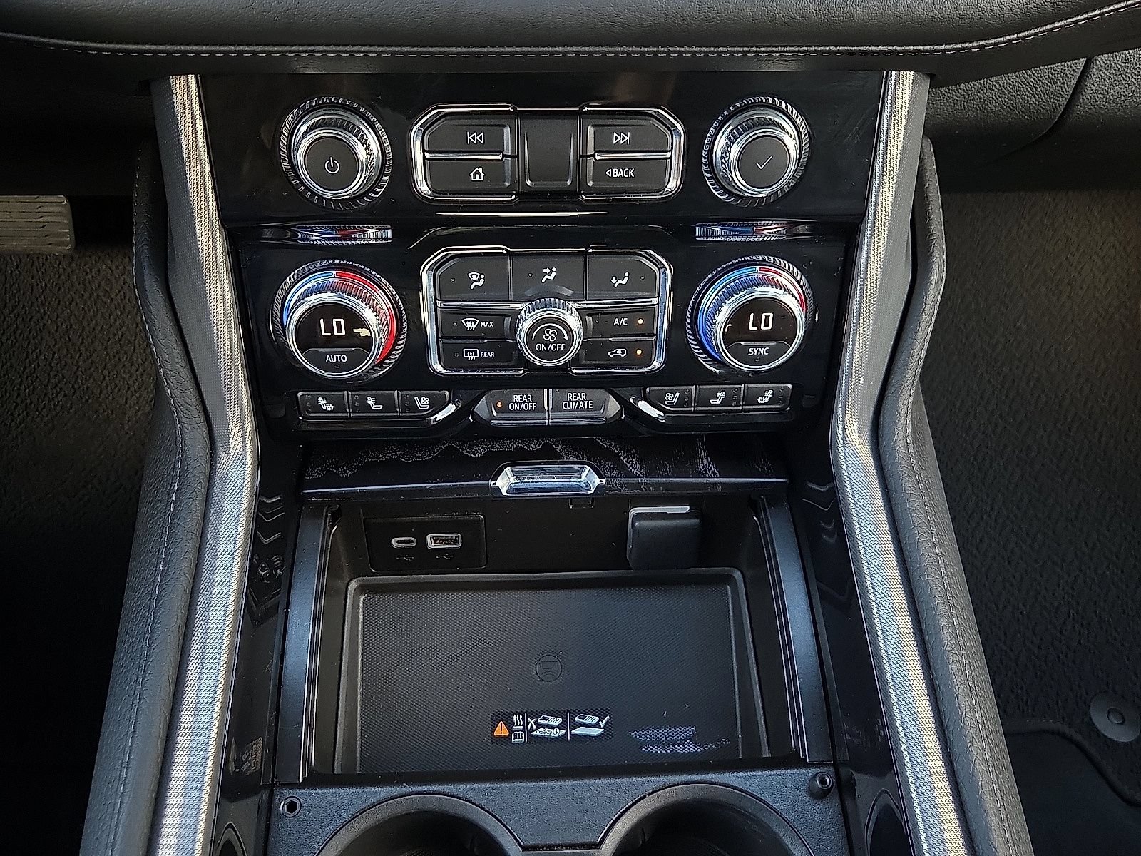 Used 2023 GMC Yukon Denali AWD/4WD image 18