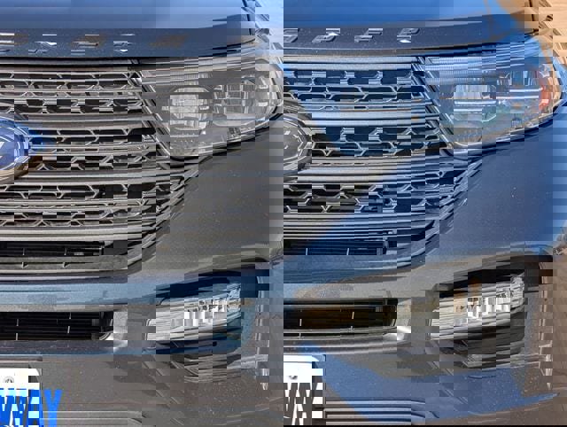 Certified 2022 Ford Explorer XLT w/ Equipment Group 202A image 9