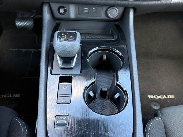 Used 2024 Nissan Rogue S FWD image 19