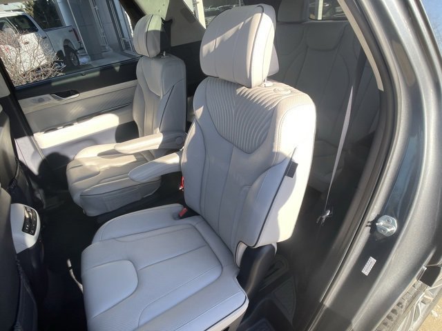 Used 2023 Hyundai Palisade Calligraphy image 42