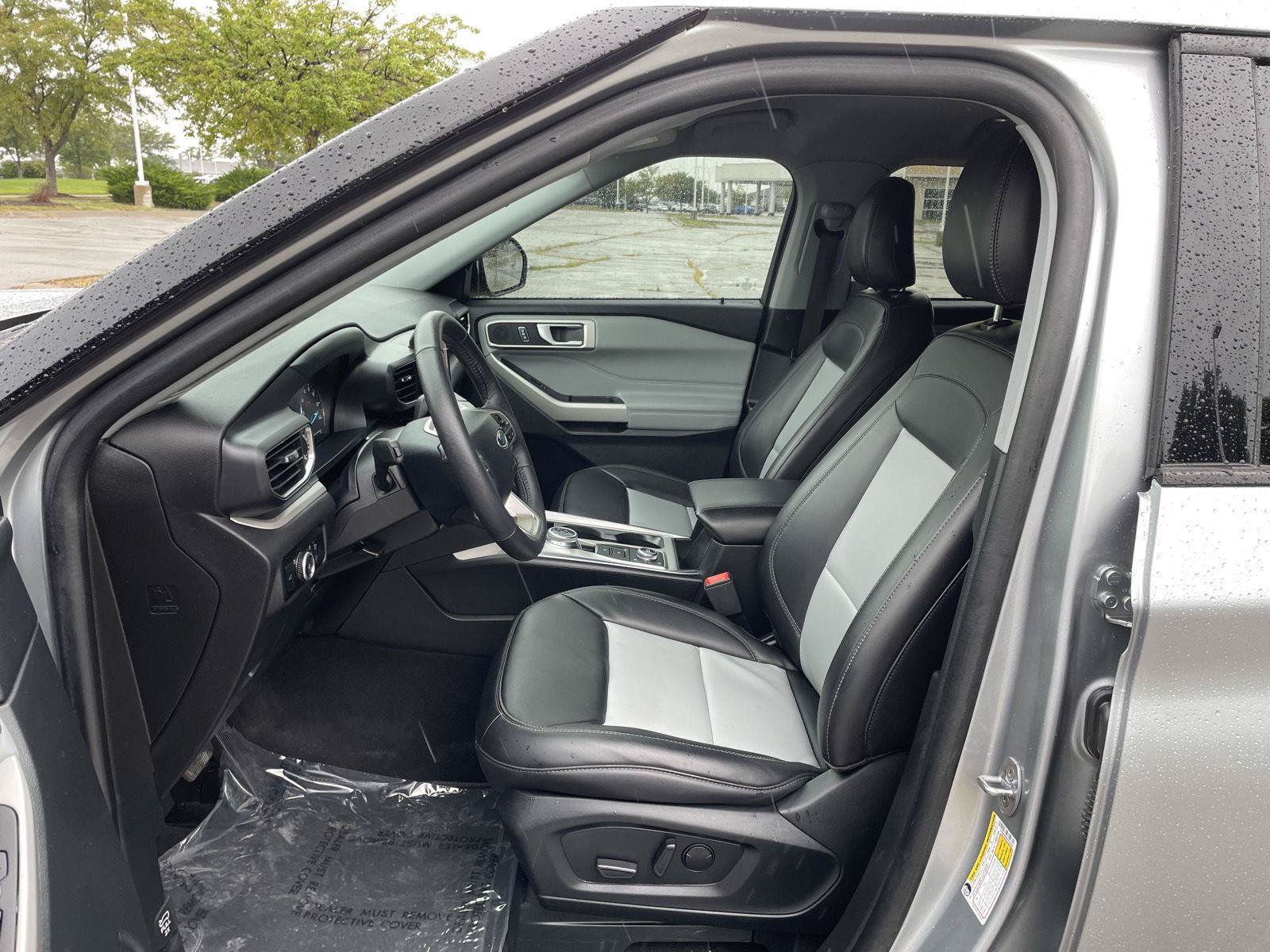Certified 2023 Ford Explorer XLT w/ Equipment Group 202A AWD/4WD image 17