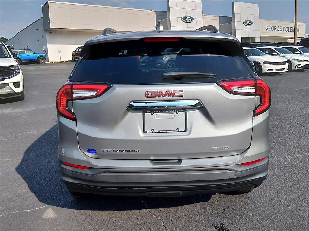 Used 2023 GMC Terrain SLE w/ Driver Convenience Package AWD/4WD image 5