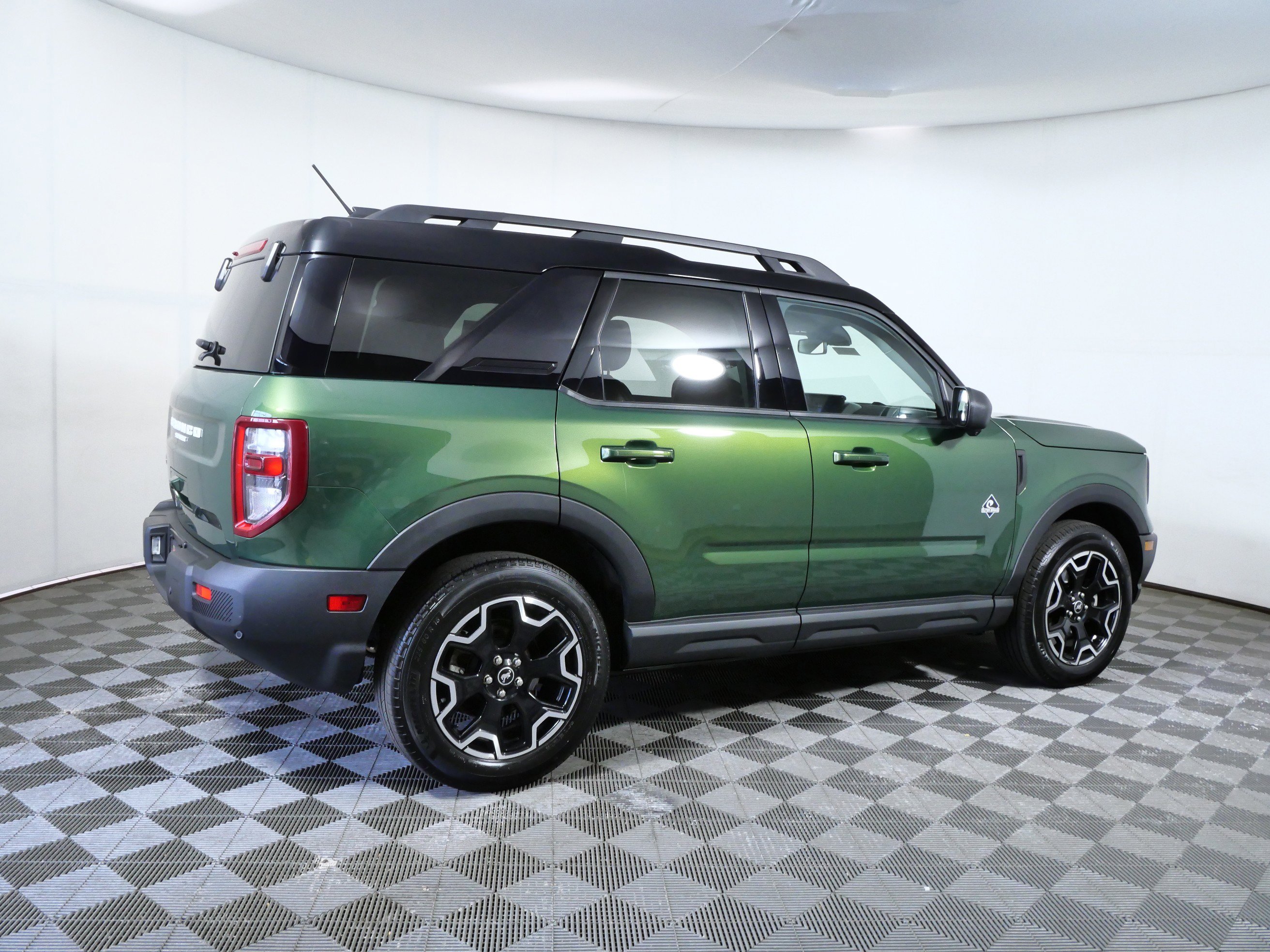 Certified 2025 Ford Bronco Sport Outer Banks w/ Outer Banks Tech Package+ AWD/4WD image 8