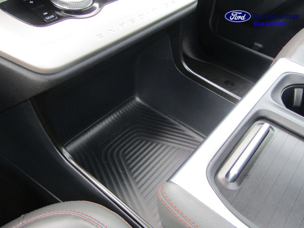Certified 2025 Ford Expedition Active AWD/4WD image 36