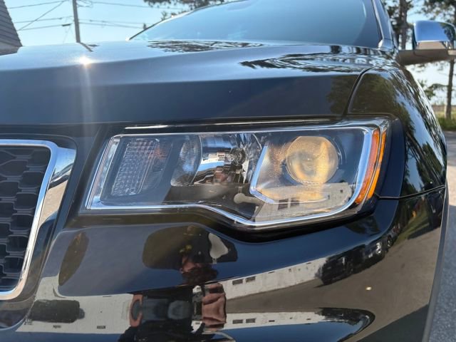 Used 2022 Jeep Grand Cherokee Limited image 39