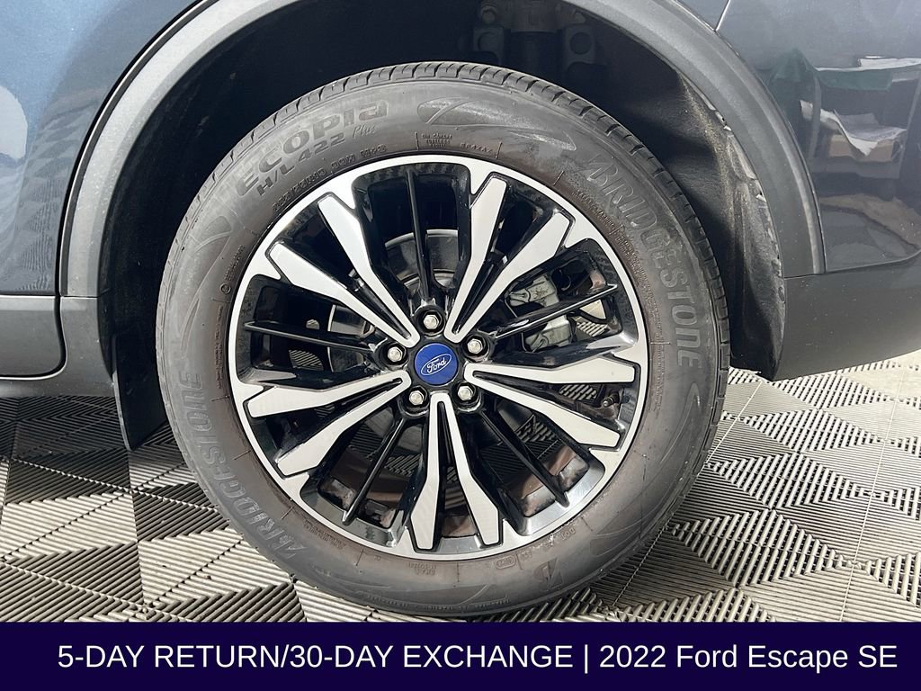 Certified 2022 Ford Escape SE w/ SE Sport Appearance Package AWD/4WD image 36