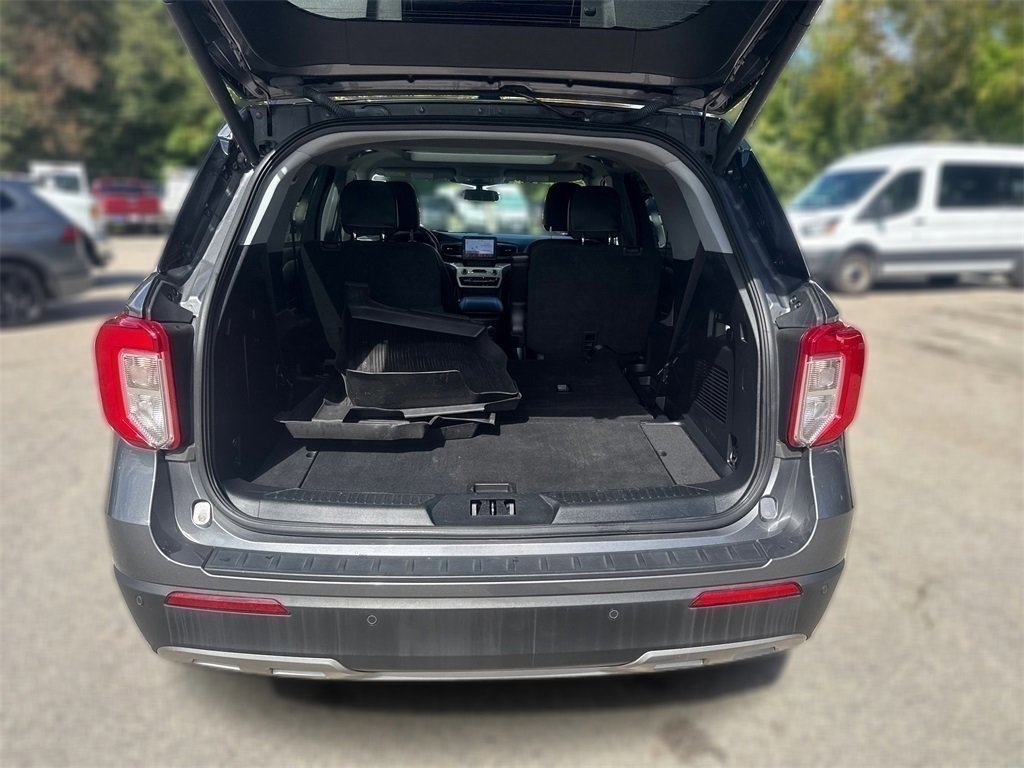 Certified 2022 Ford Explorer XLT w/ Equipment Group 202A image 11