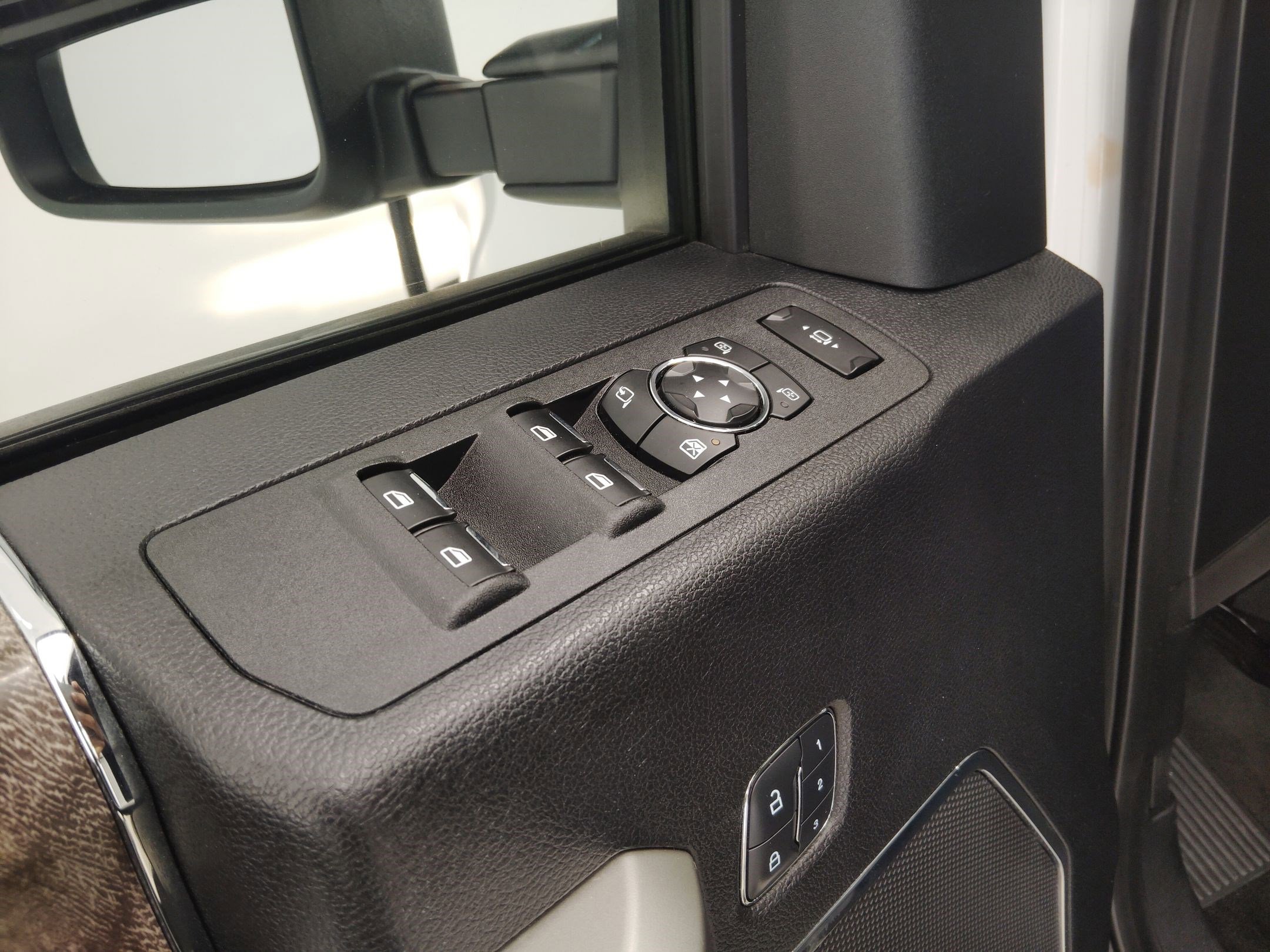 Certified 2017 Ford F250 Lariat w/ Lariat Value Package image 23