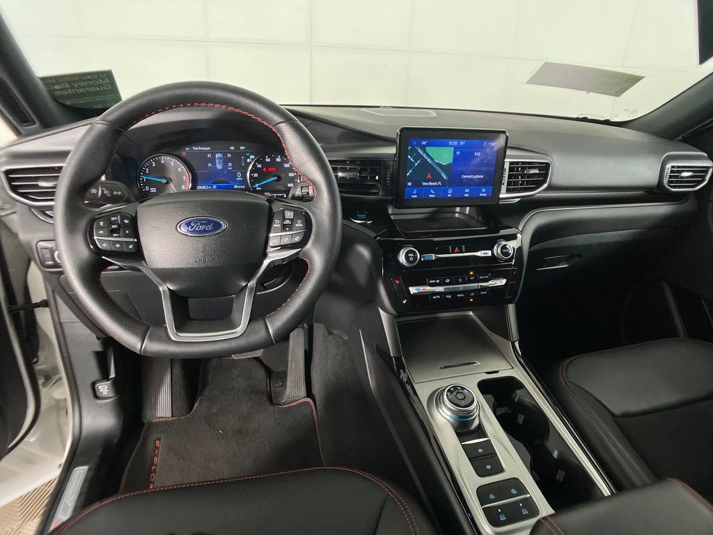 Certified 2024 Ford Explorer ST-Line w/ Class IV Trailer Tow Package image 8