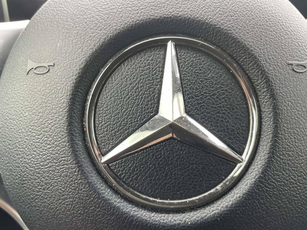 Used 2020 Mercedes-Benz GLB 250 4MATIC w/ Premium Package image 28