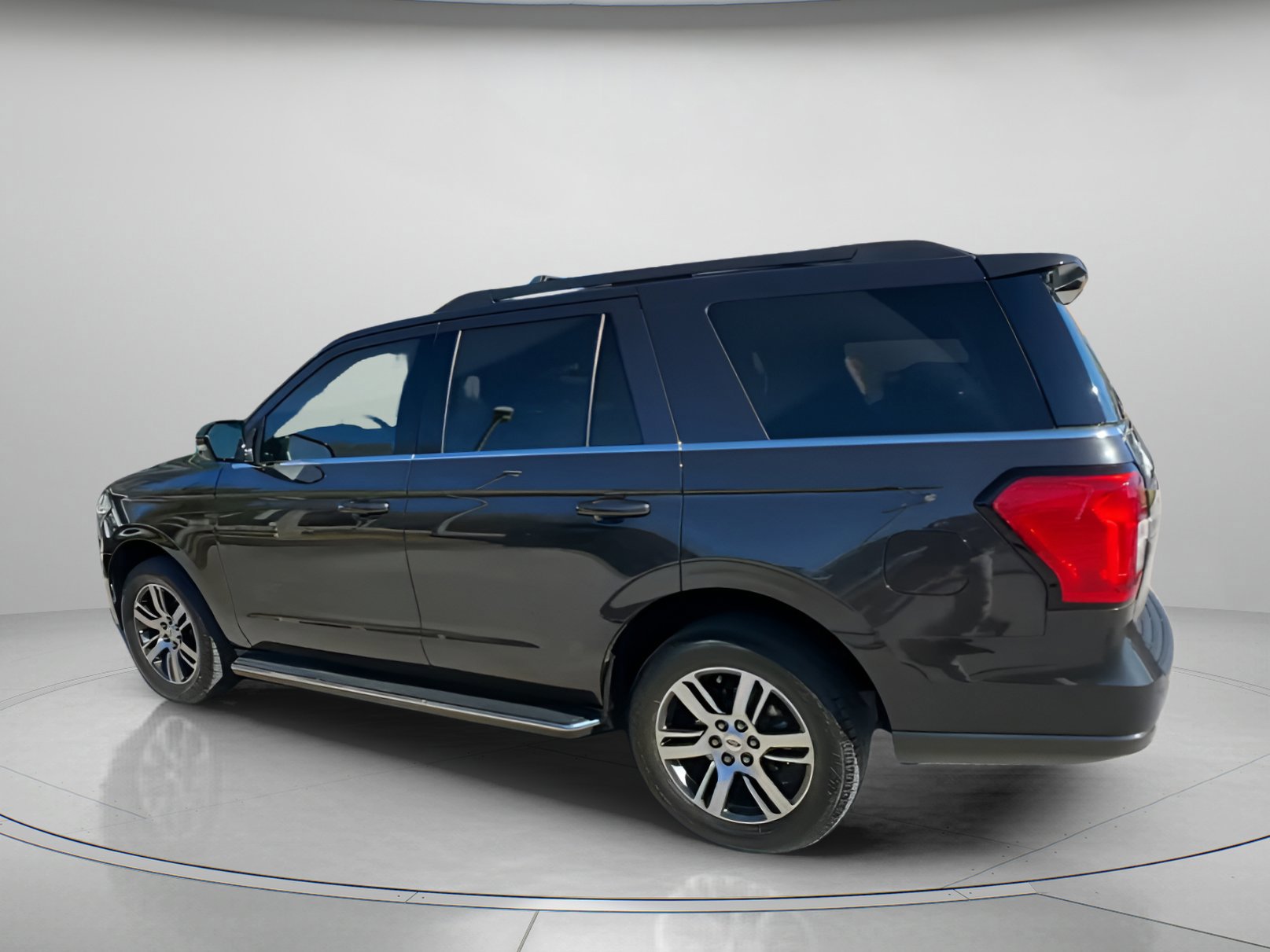 Certified 2023 Ford Expedition XLT image 13