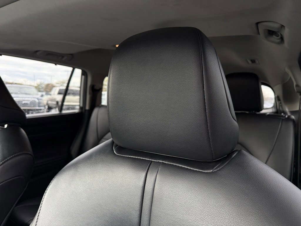 Used 2023 Toyota Highlander XLE image 23
