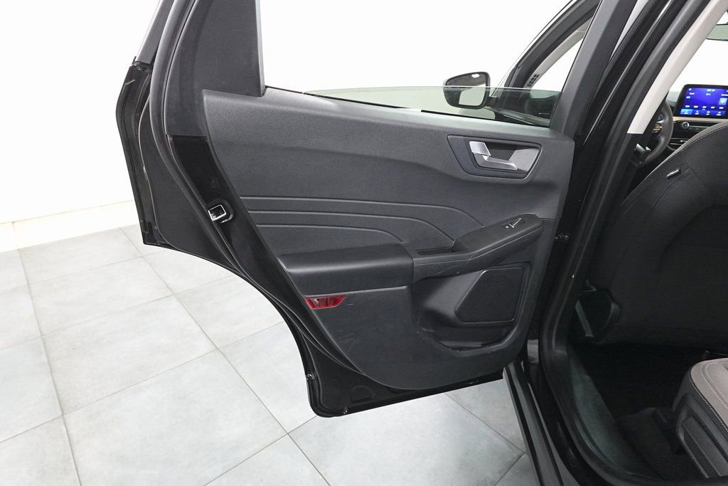 Certified 2021 Ford Escape SE w/ Cold Weather Package image 21