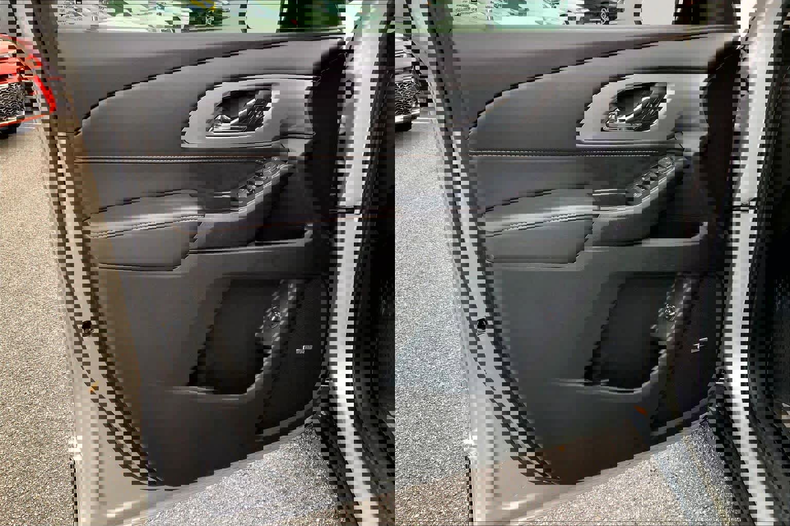 Used 2021 Chevrolet Traverse RS image 19