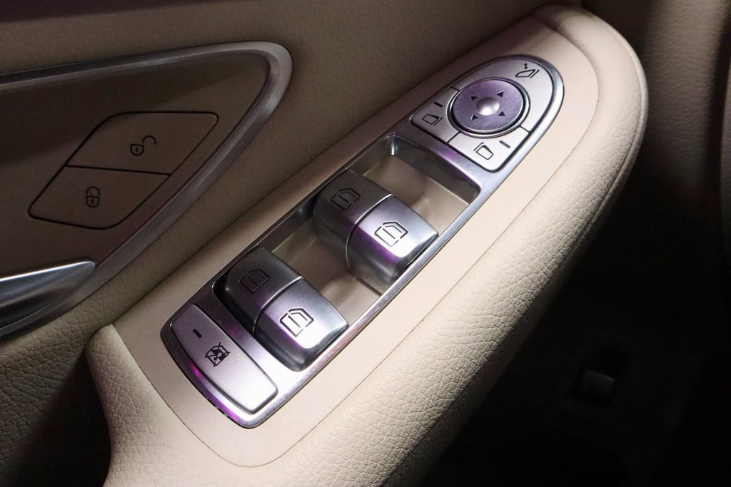 Used 2022 Mercedes-Benz GLC 300 4MATIC image 26