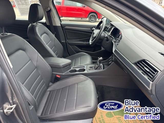 Used 2024 Volkswagen Jetta SE image 32