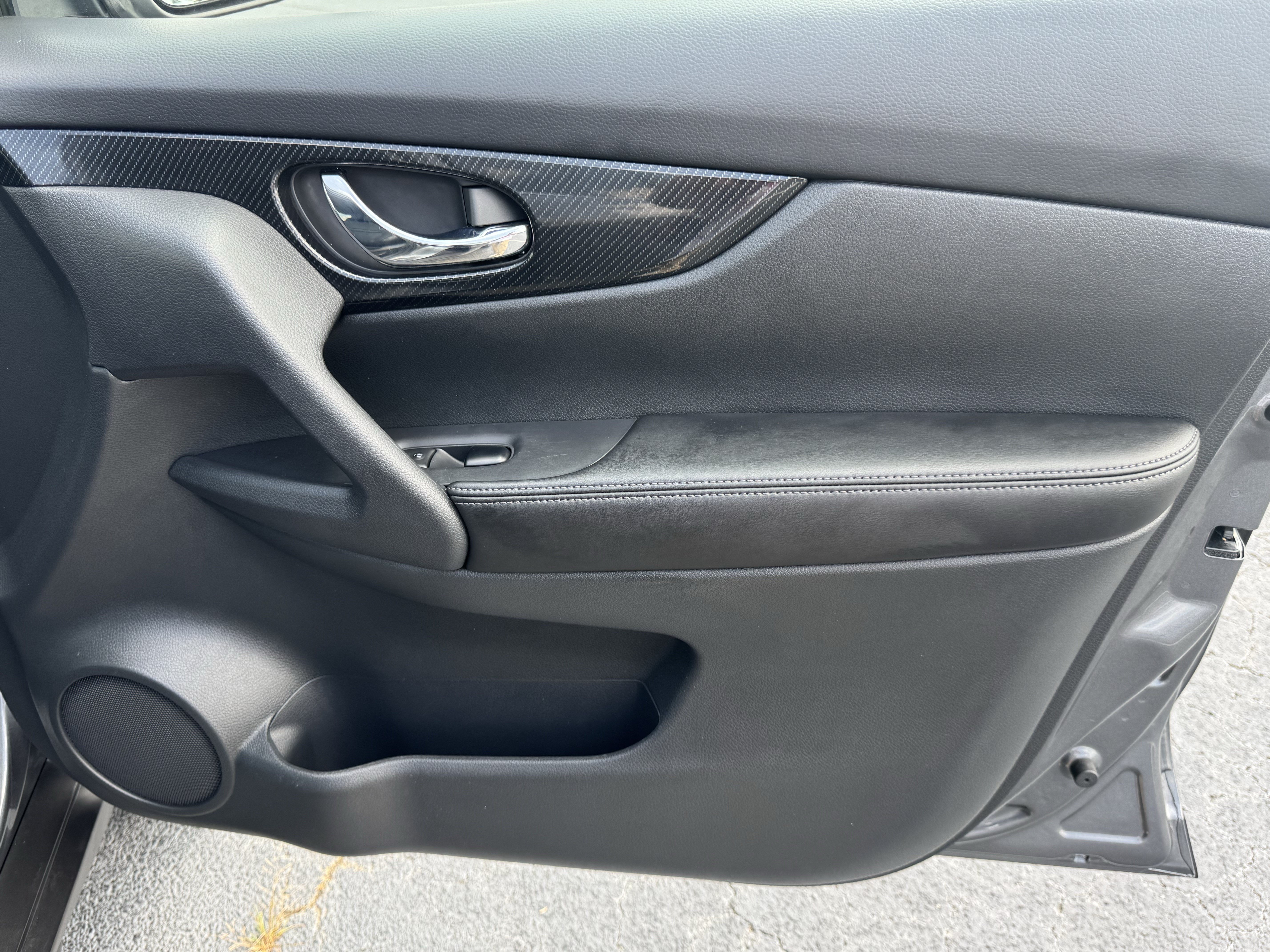 Used 2019 Nissan Rogue SL AWD/4WD image 16