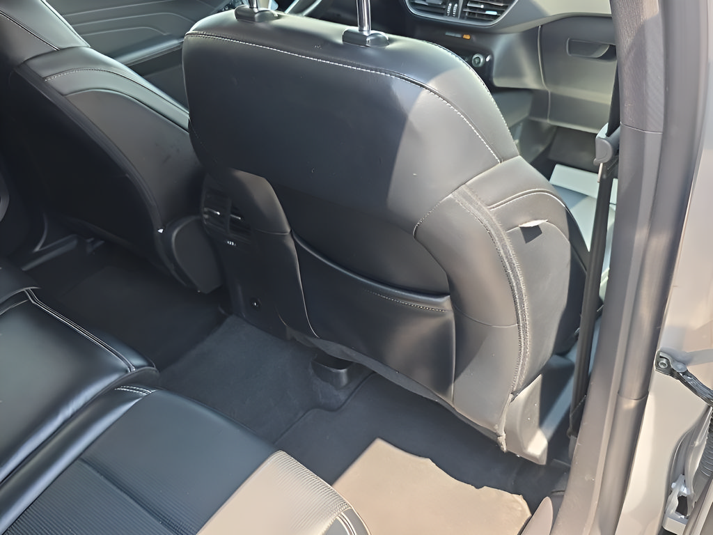 Certified 2024 Ford Escape Platinum AWD/4WD image 30