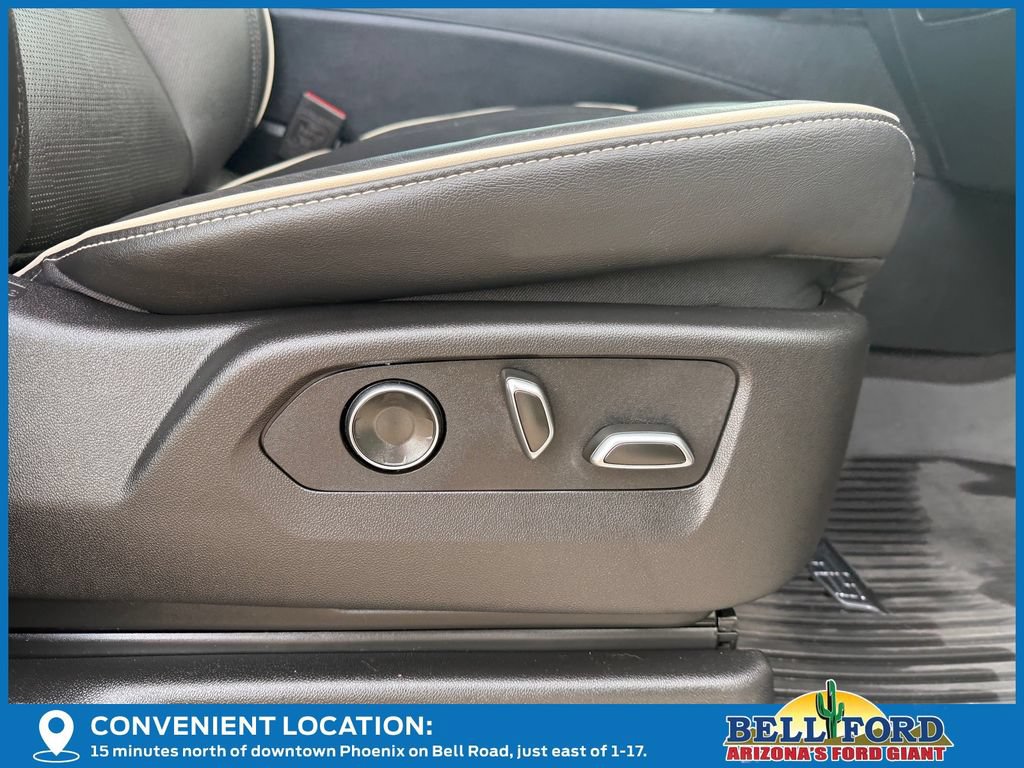 Used 2024 Cadillac Escalade ESV Premium Luxury AWD/4WD image 9