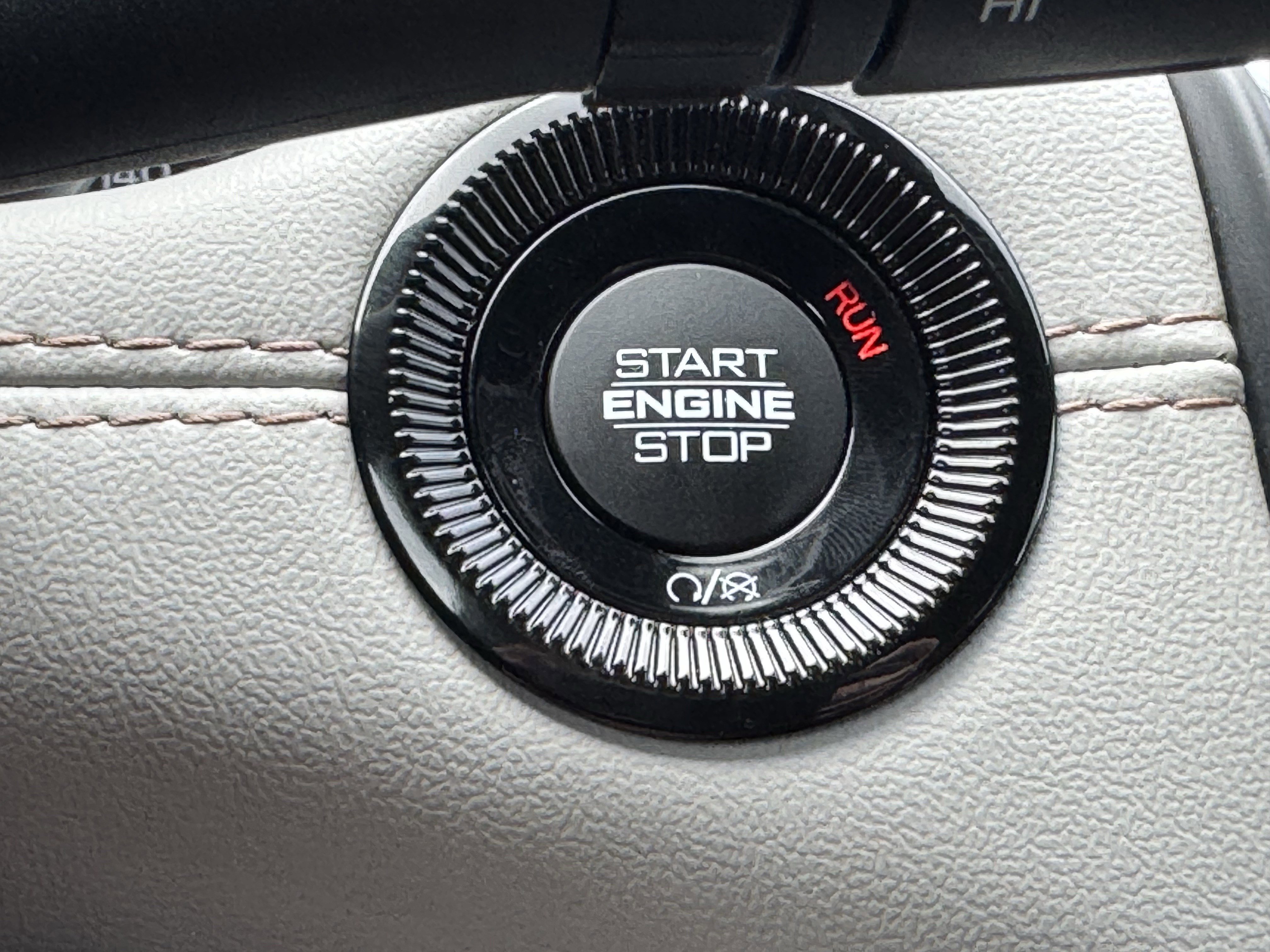 Used 2024 Jeep Compass Limited image 25