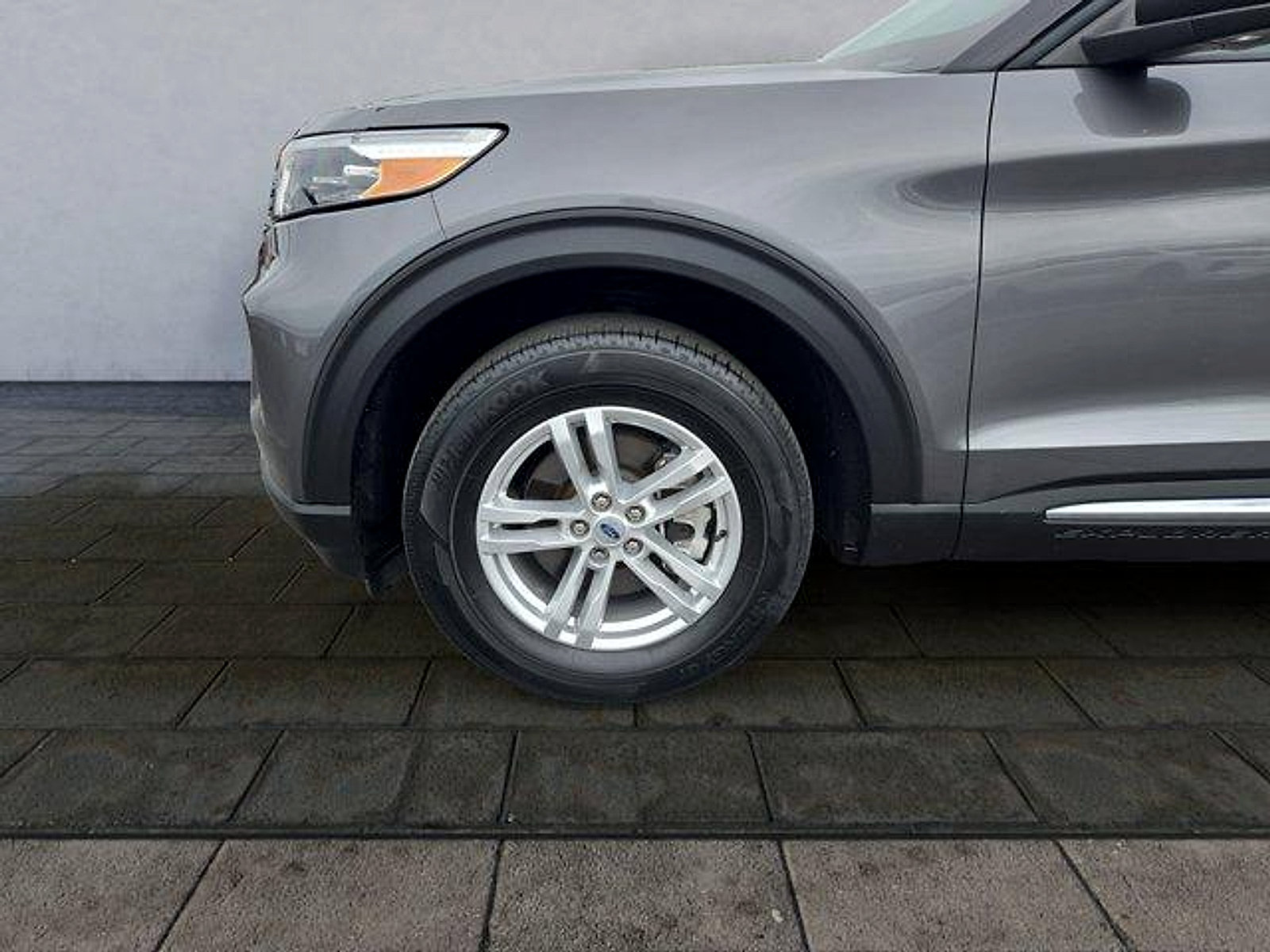 Certified 2023 Ford Explorer XLT w/ Equipment Group 202A AWD/4WD image 26